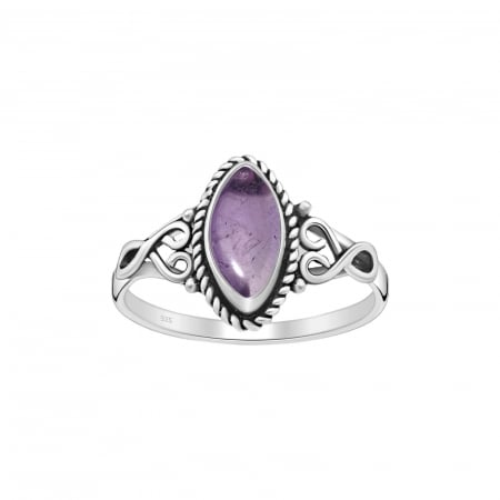 Silver ring with Marchesa-shaped amethyst stone