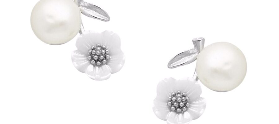 flower model silver earrings with natural pearl