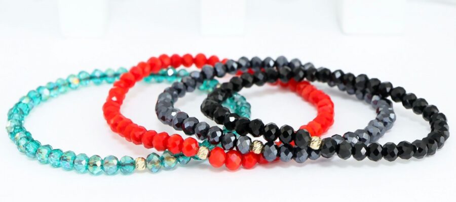 Elastic bracelets: how to choose them, how to wear them and what you need to know about them