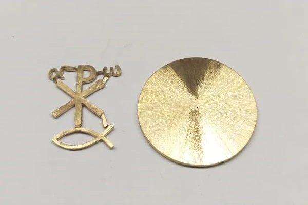 Chrysmal medal made in 18k gold