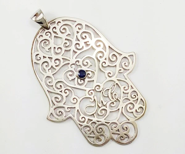 Fatma or Hamsa hand pendant in 18k white gold