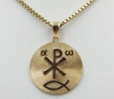 Creation of a Chrisme Medal in 18K Gold