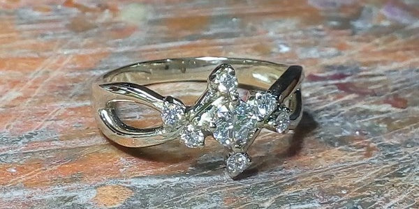 example engagement ring in white gold and 7 diamonds
